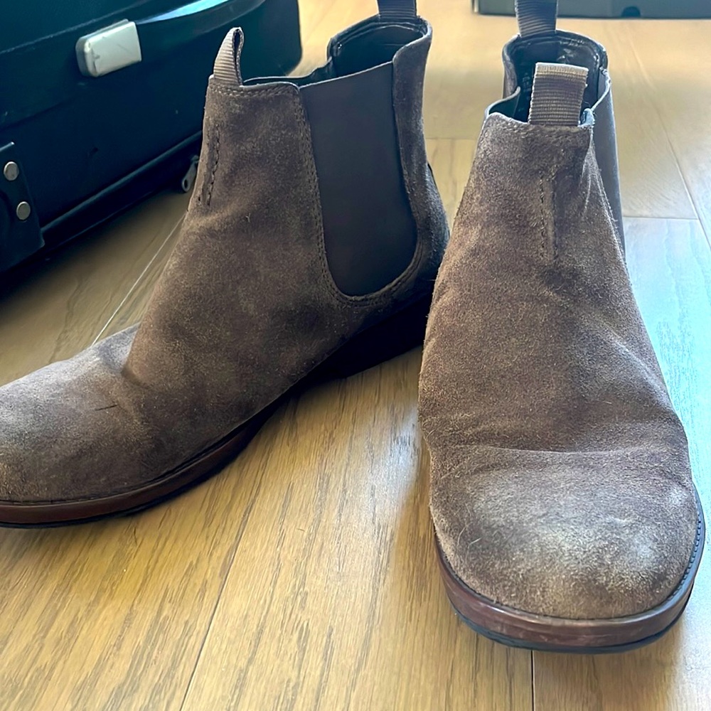 Clarks Chelsea boots dark brown suede